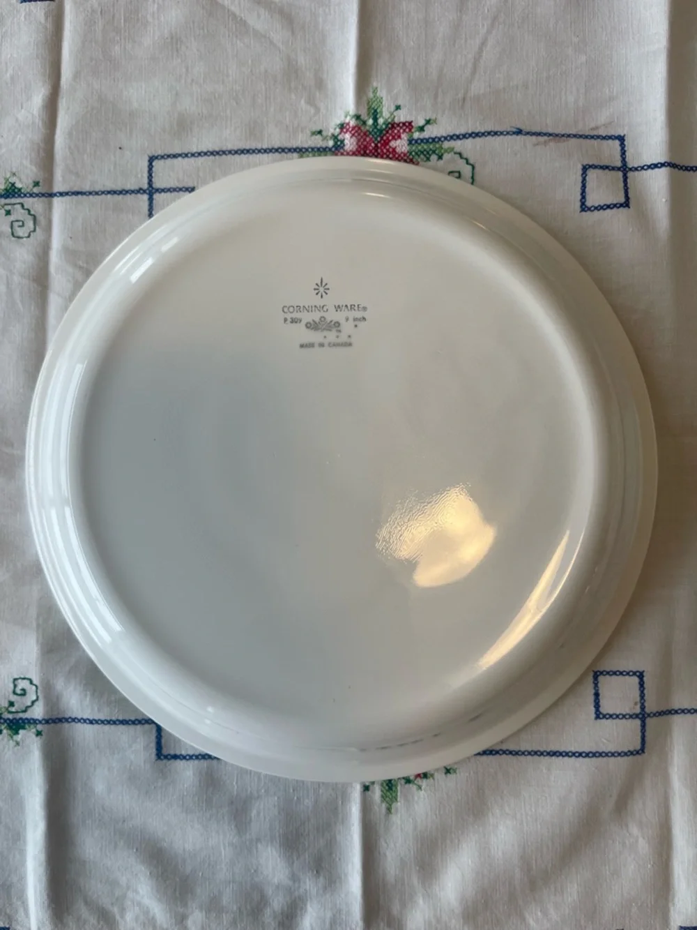 Retro 1970’s Corningware Blue Cornflower 9” Pie Plate - Picture 2 of 2